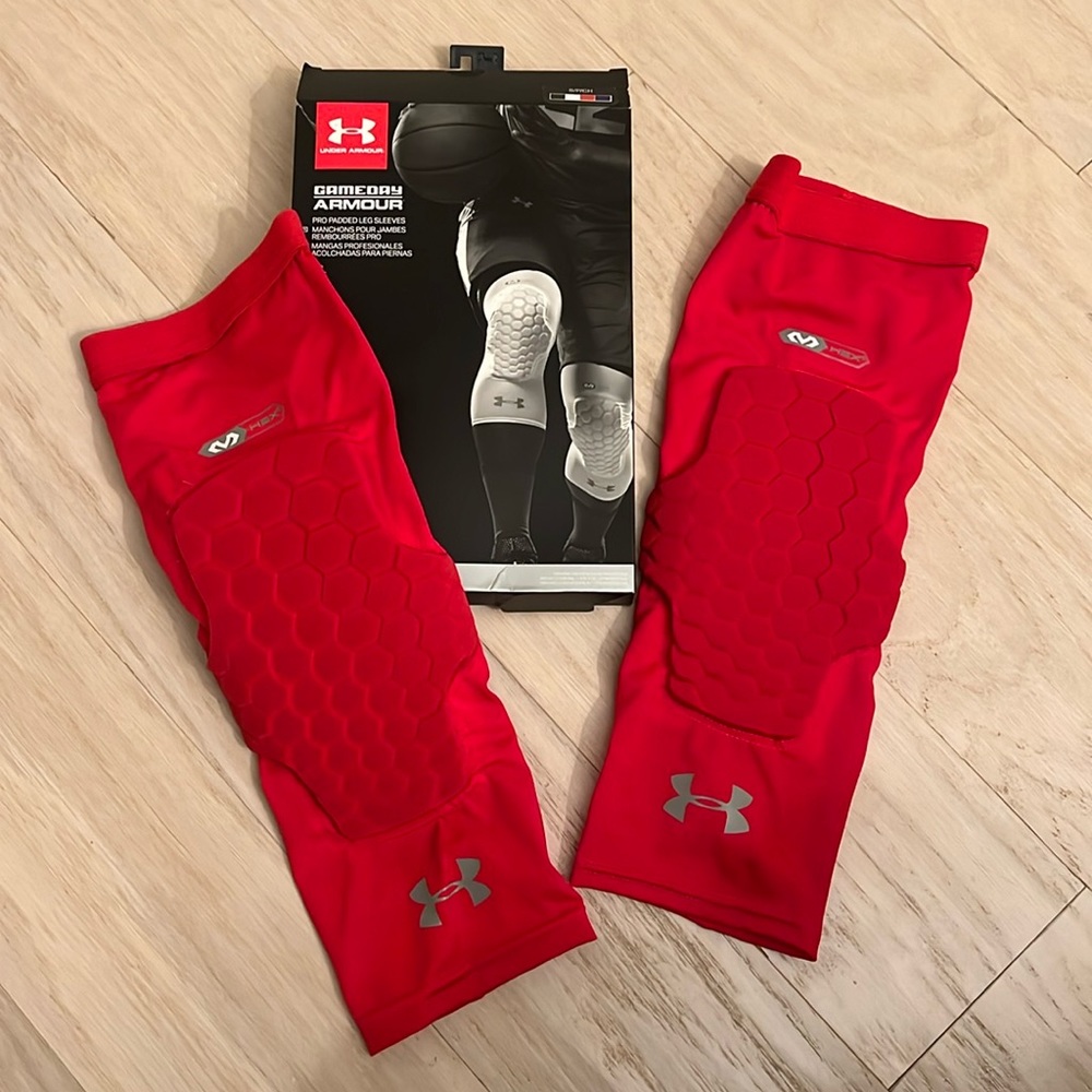 I Under Armour Padded Leg Sleeves -